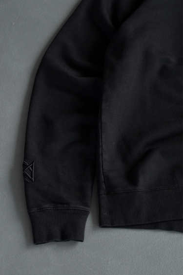 Majesty Sweatshirt - Jet Black